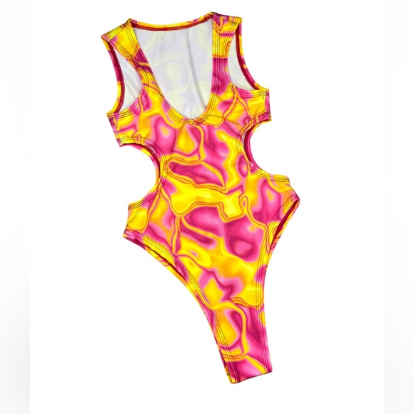 The lyte couture LAVA GIRL Aria CutOut Bodysuit with matching gloves - Picture 4 of 4